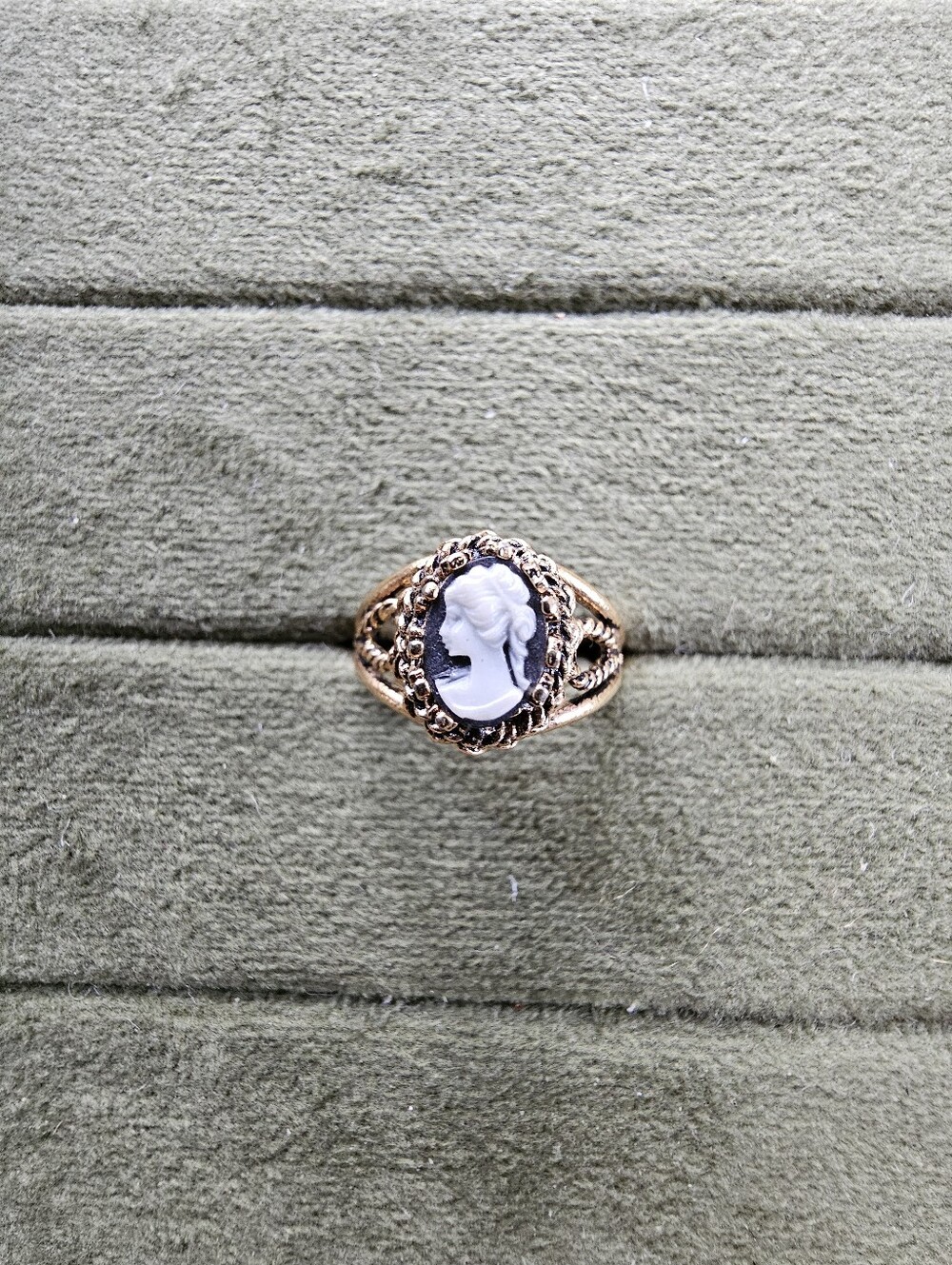Vintage Cameo Ring Size 5.5